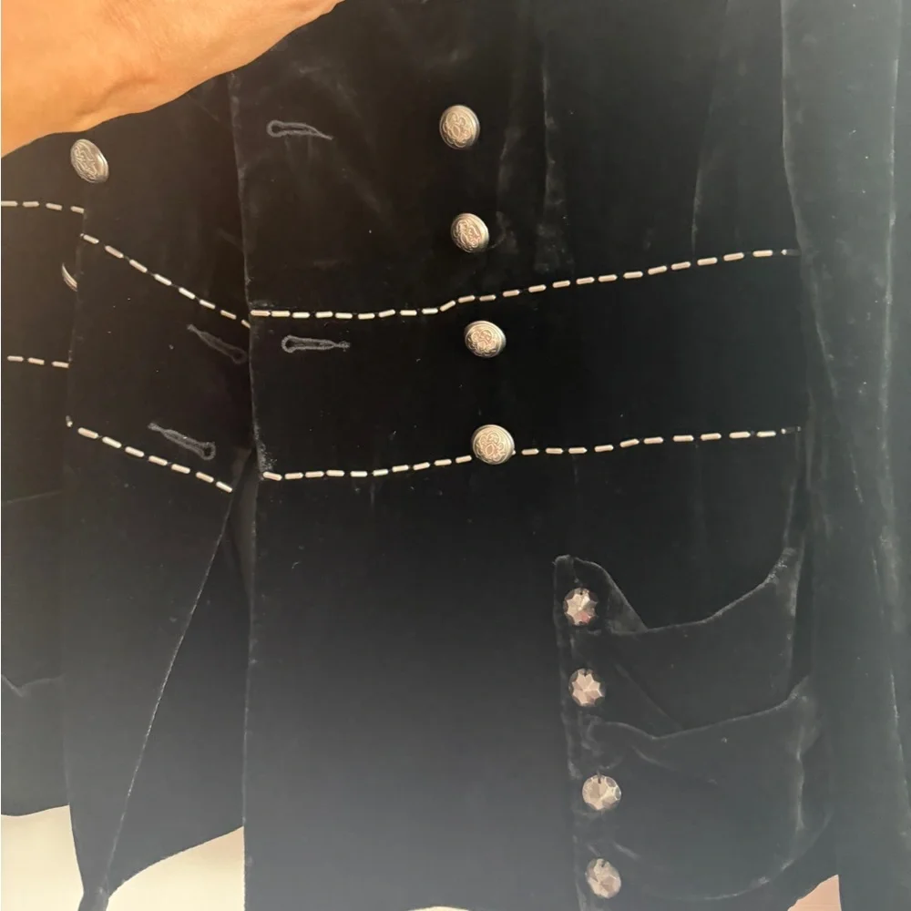 Elegant Black Velvet Women's Jacket, Size 6 - Picture 3 of 13